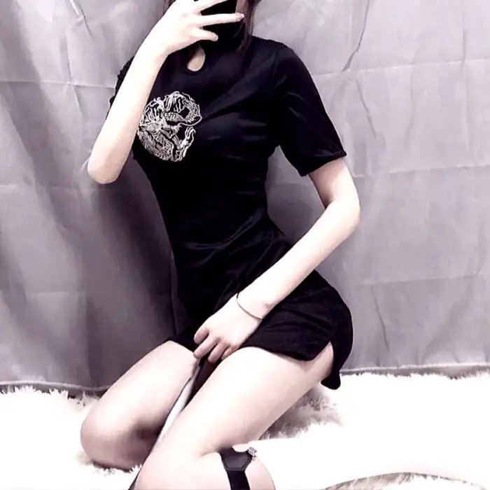 千帆裂痕倒影